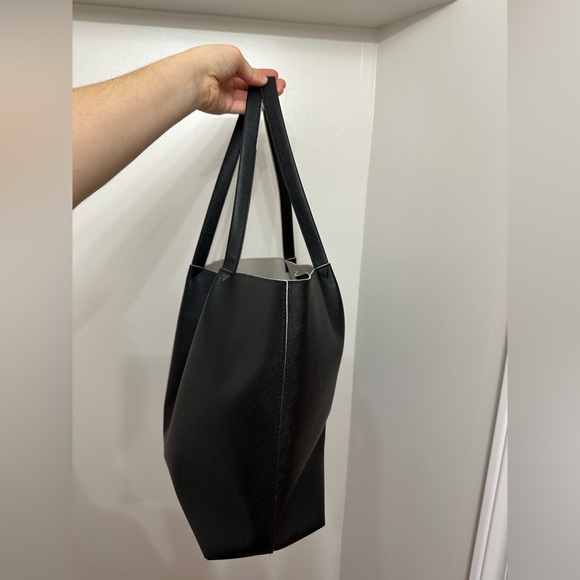 Faux leather tote - Picture 2 of 2